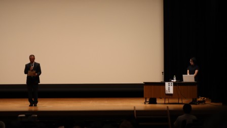 講演会の最後に副部長 西山 正樹 長岡聾学校校長より講師へのお礼の言葉と閉会の挨拶で研修会を終えました。